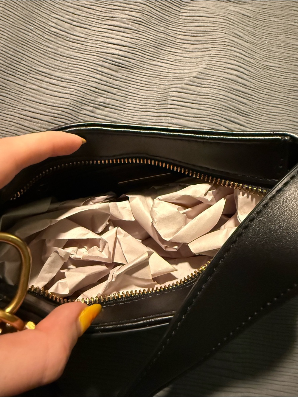 Steve Madden Black Shoulder Bag - Sleek Crescent Hobo - Picture 4 of 4